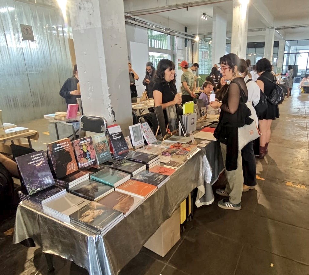 Ve más allá, piensa en... tweet media