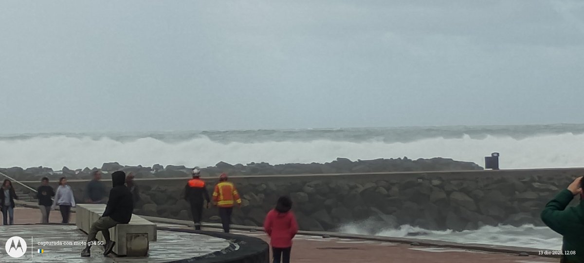 Emilia+Dana=Emidana. Lo que está pasando en Canarias es una DANA pero de nombre borrasca para evitar pérdidas en turismo y cancelaciones de ultima hora. Las redes están tomadas por gurús/esclavos del rollo meteo que siguen el discurso oficial. ¿Y pa los cochinos? ¡Cáscaras!