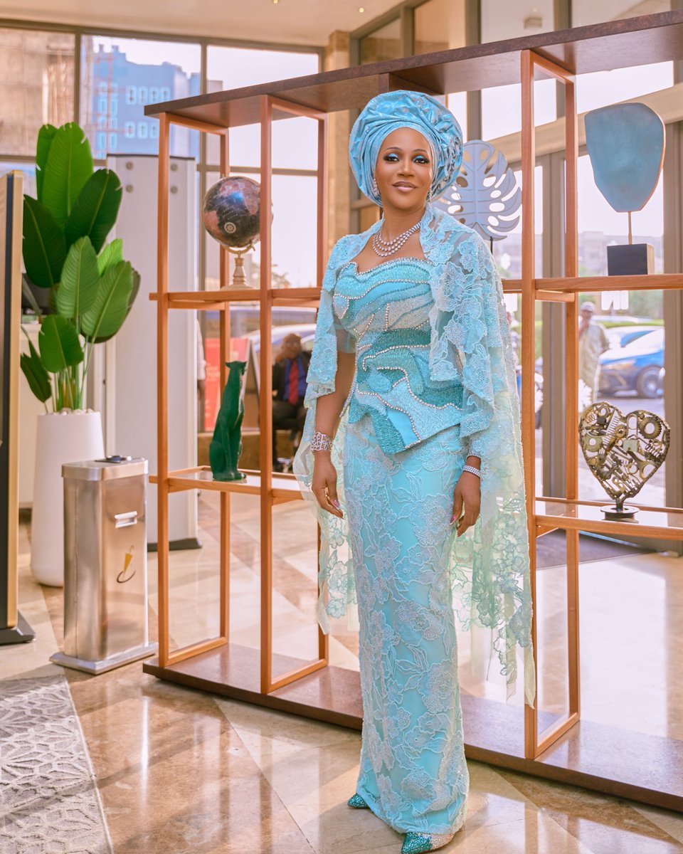PulseNigeria247's tweet photo. Peter Obi’s wife, Mrs. Margaret Obi photographed in Abuja by Esther Umoh at the wedding ceremony of Yusuf Datti Baba-Ahmed's daughter and Sani Dangote's son.

📸: @EstherUmoh10 https://t.co/lbA1RBkAK1