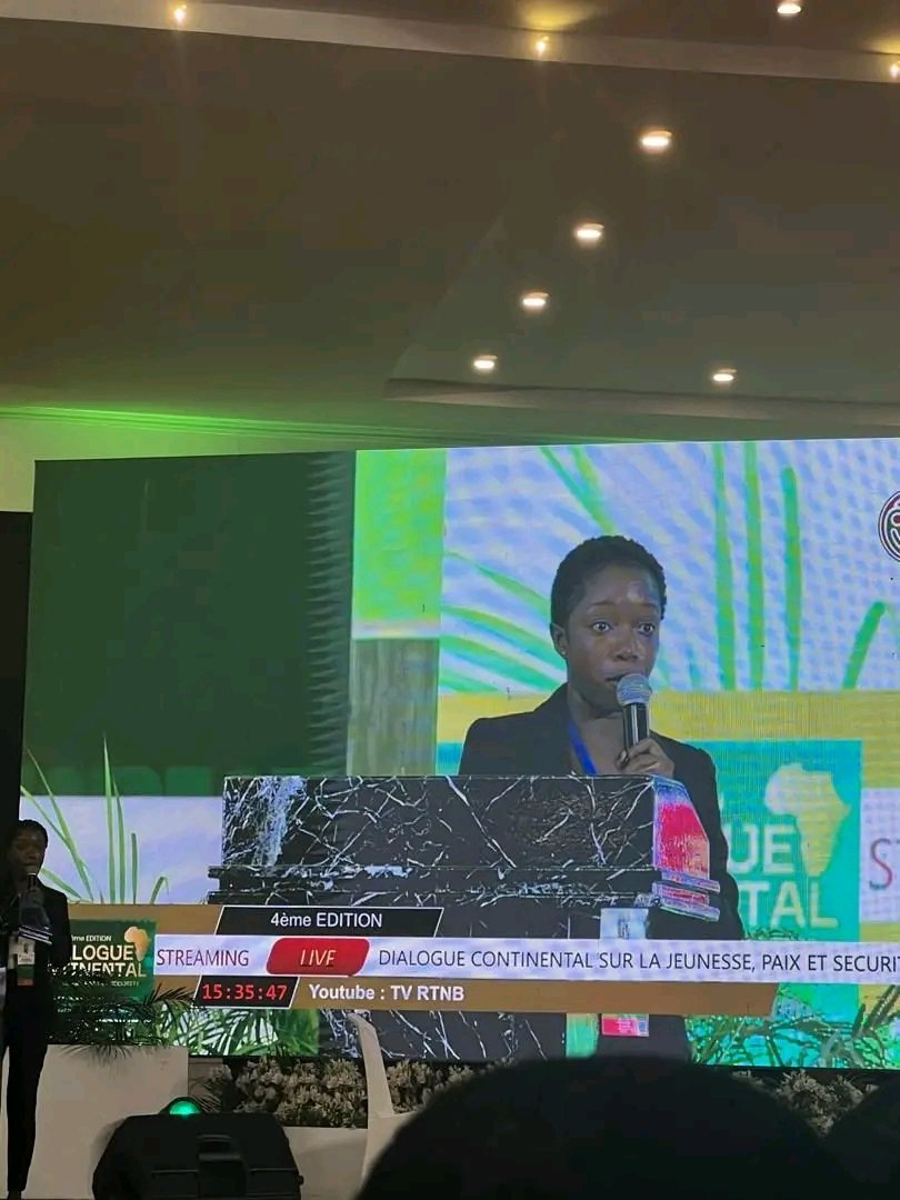 naomie_moke's tweet photo. Du 11 au 12 décembre, j’ai participé au Dialogue continental Jeunesse, Paix et Sécurité dans le cadre du programme Pamoja Fellowship, où j’ai partagé mes recherches sur l’inclusion des jeunes et des femmes dans les processus de paix.
@sotepamojardc
@jamaagrandslacs https://t.co/8GgLvpMHMR