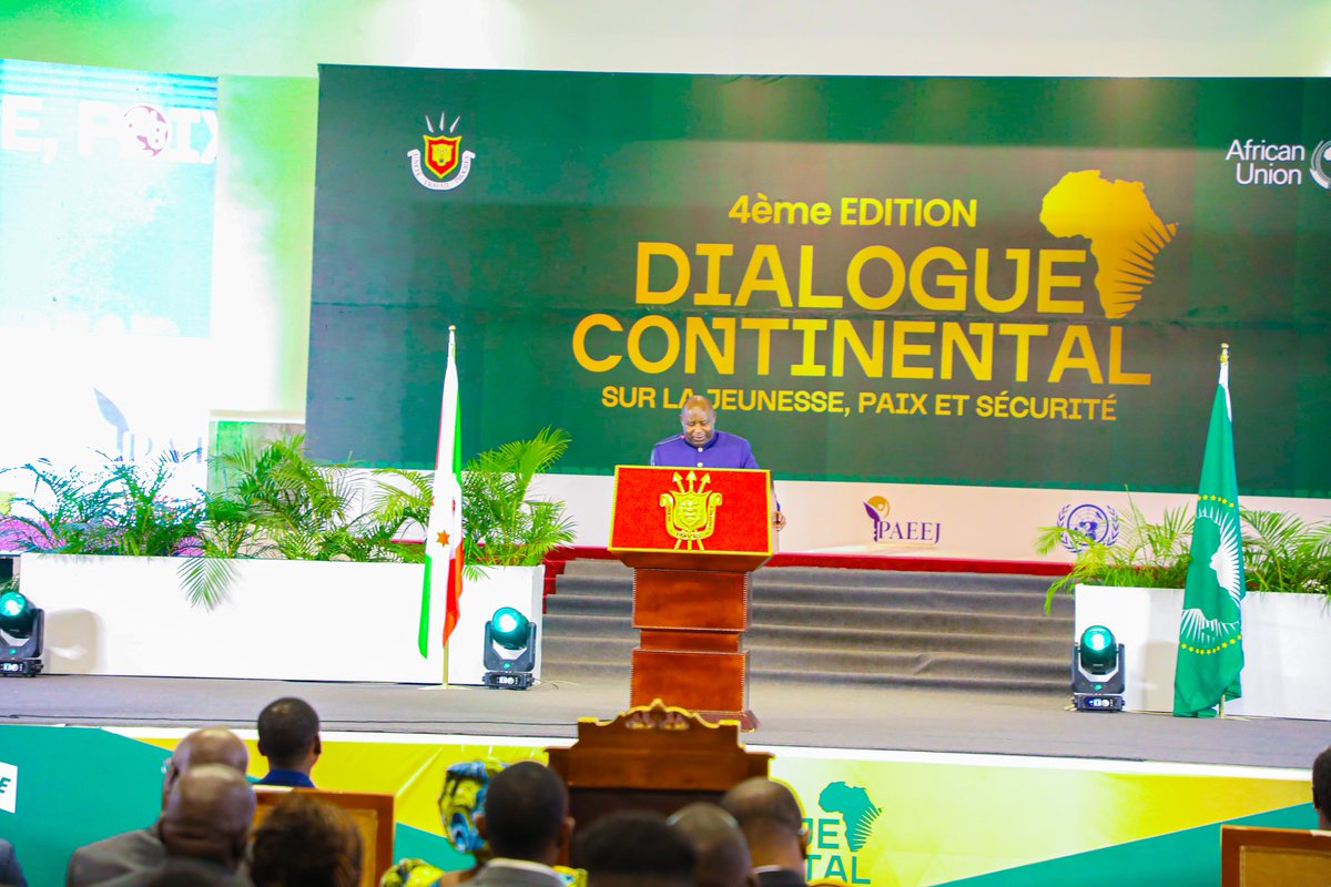 naomie_moke's tweet photo. Du 11 au 12 décembre, j’ai participé au Dialogue continental Jeunesse, Paix et Sécurité dans le cadre du programme Pamoja Fellowship, où j’ai partagé mes recherches sur l’inclusion des jeunes et des femmes dans les processus de paix.
@sotepamojardc
@jamaagrandslacs https://t.co/8GgLvpMHMR