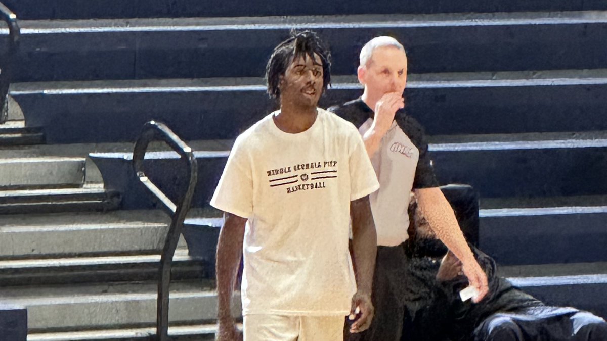 hoopseen's tweet image. Double Trouble Invitational
Halftime:
@middle_prep - 36
Next Level Academy - 24

Balanced team effort by Middle Georgia Prep.

Toby Howard looks impressive with 6p 3a 3r, Jacob Wrencher 7p, Jessie Broadus has 5p 2a 2r, Chris Wray with 5p 2a.

Kaiden Williams leads Next Level Prep…