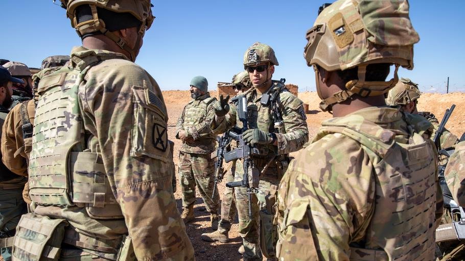 EricLDaugh's tweet photo. 🚨 BREAKING: President Trump announces U.S. forces WILL RETALIATE against terrorists after 3 Americans were killed in the region, including 2 soldiers

"We will retaliate."

"We mourn the loss."

GOOD. Respond with STRENGTH. https://t.co/bRMZomwVxF