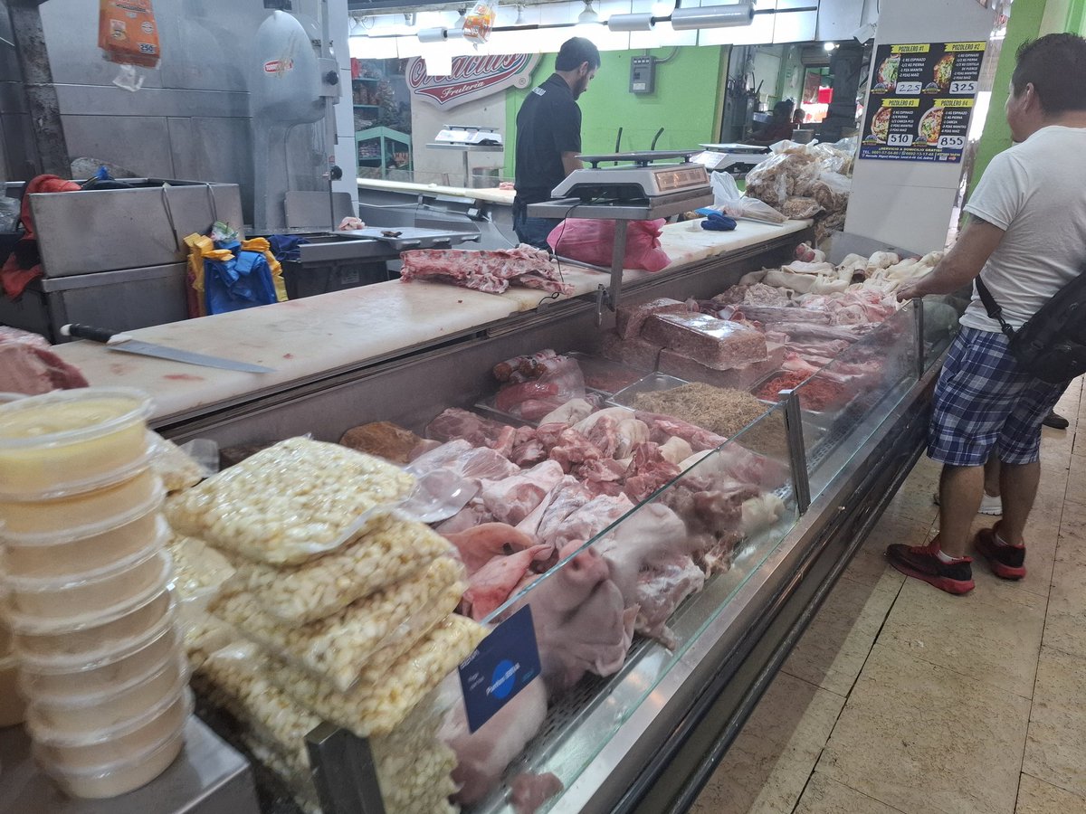JLuisArreola9's tweet photo. Si había jamoncillo, de todo hay en el Mercado de la Juarez de Mazatlán. #PescadoBurrito #TamalesRojos #FrutaFresca #Diezmillo  #DeLujo https://t.co/9CFaQr5Jzu