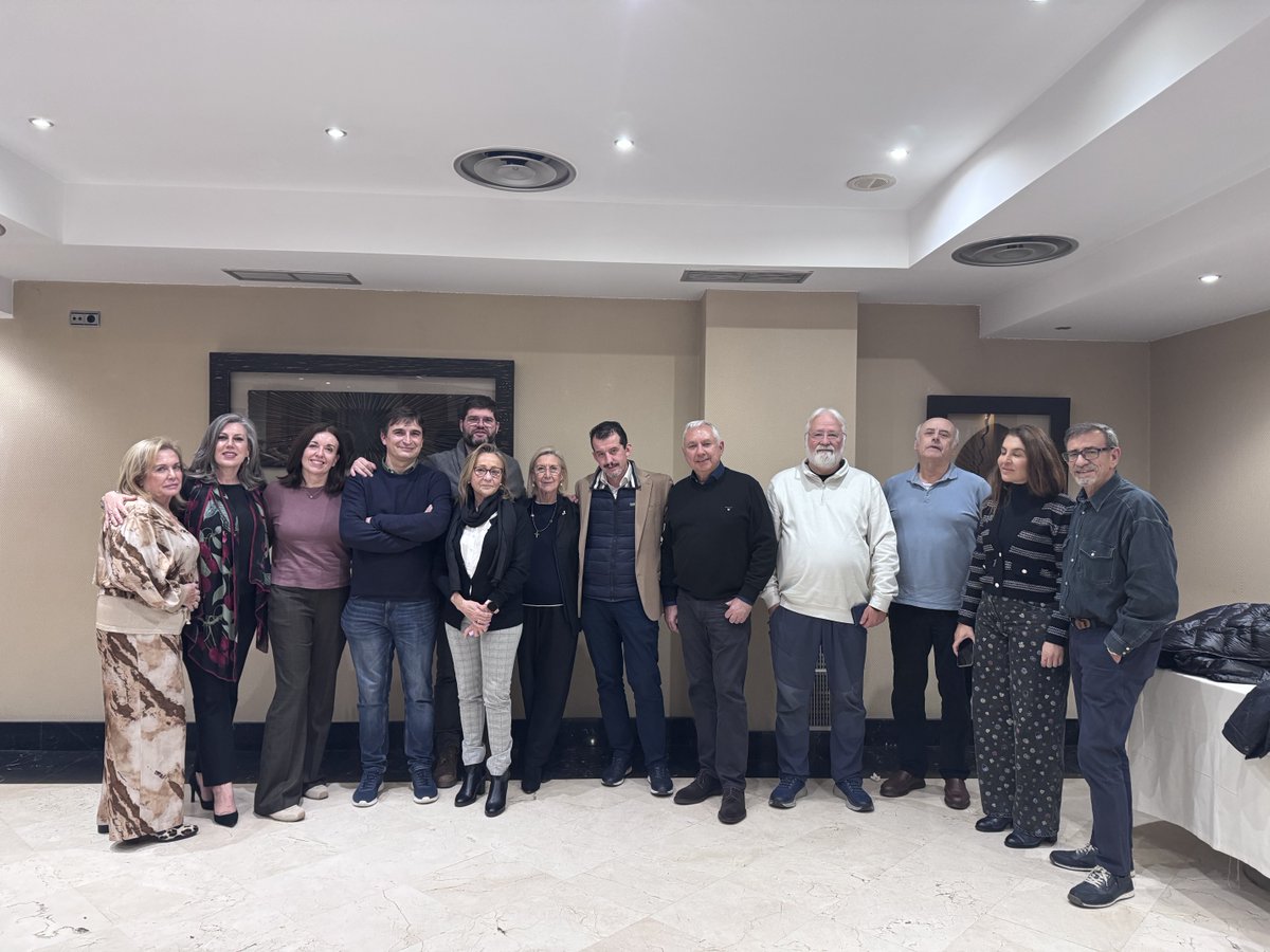 AcLiberal's tweet image. Fantástico día junto ⁦@rosadiezglez⁩ y su privilegiada visión de España recogida en #LaSombra 

León tiene hambre de Libertad. Cada vez somos más, y con más fuerza. 

Gracias!!