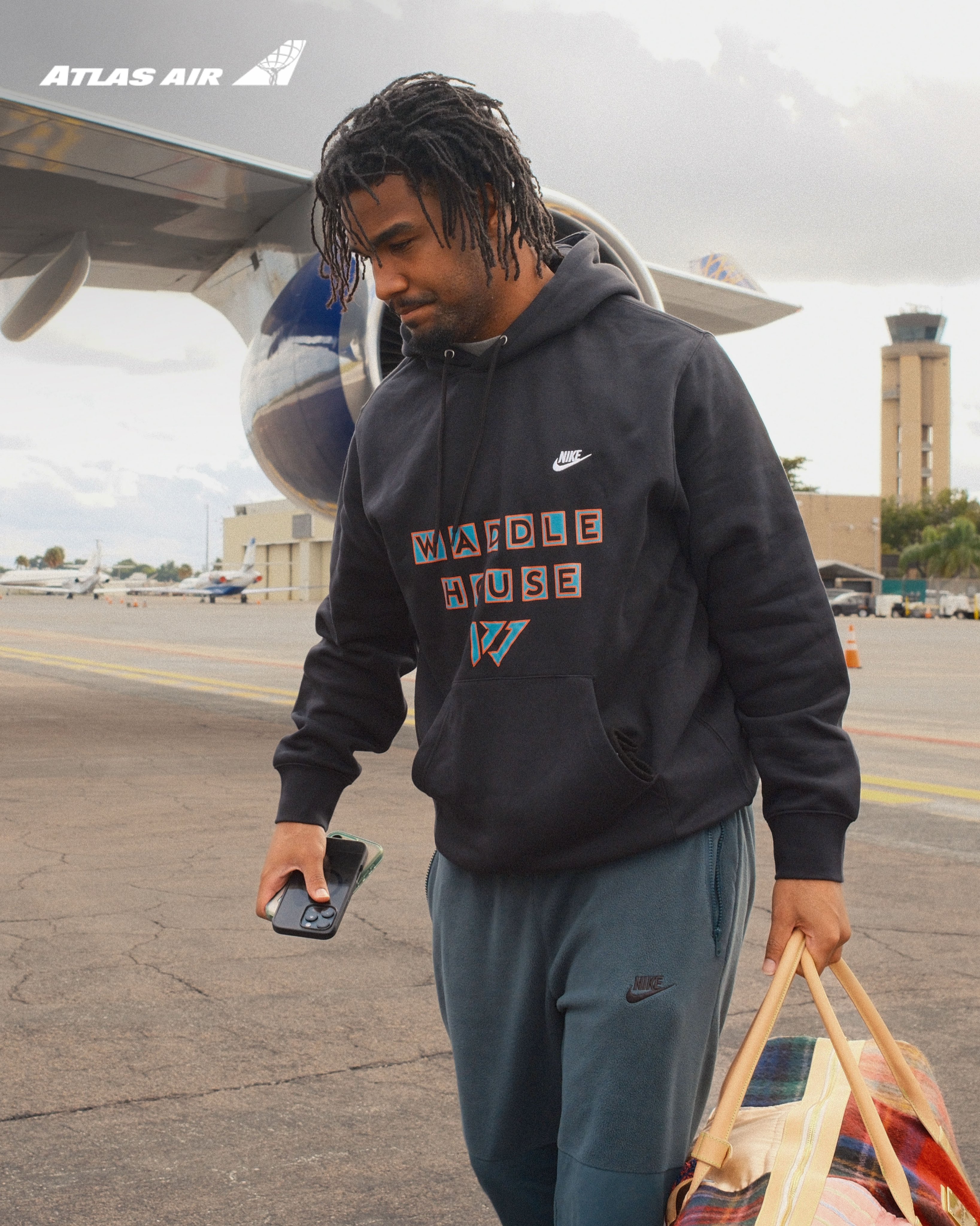 G8Eg2MiWoAAyZ73 (3274×4096)