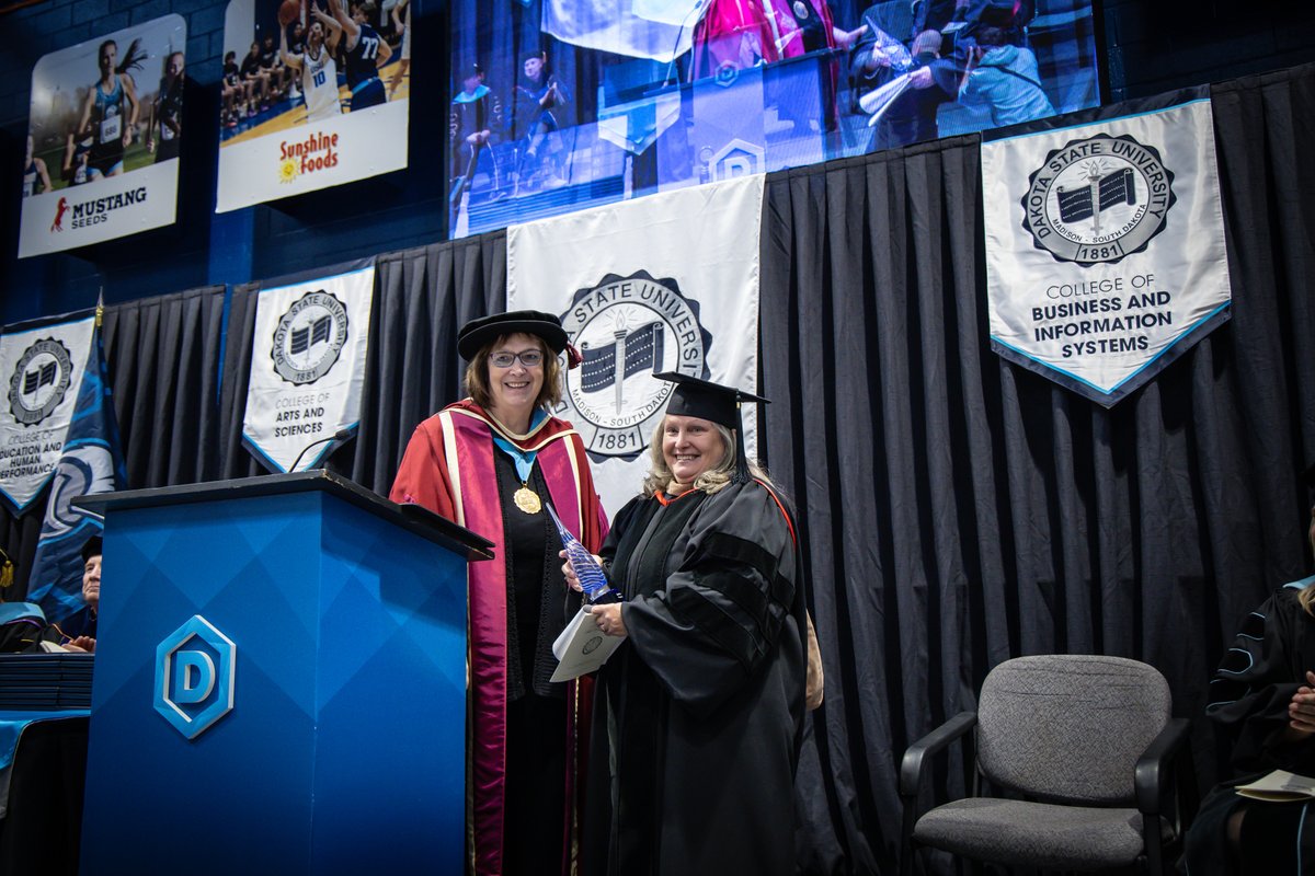 DakotaState's tweet photo. Congratulations to the Fall Class of 2025! Go Trojans!🎉

#DSUGrad #LoyalToBlue #TrojansforLife #DSUalumni https://t.co/TXPWHNx0vV