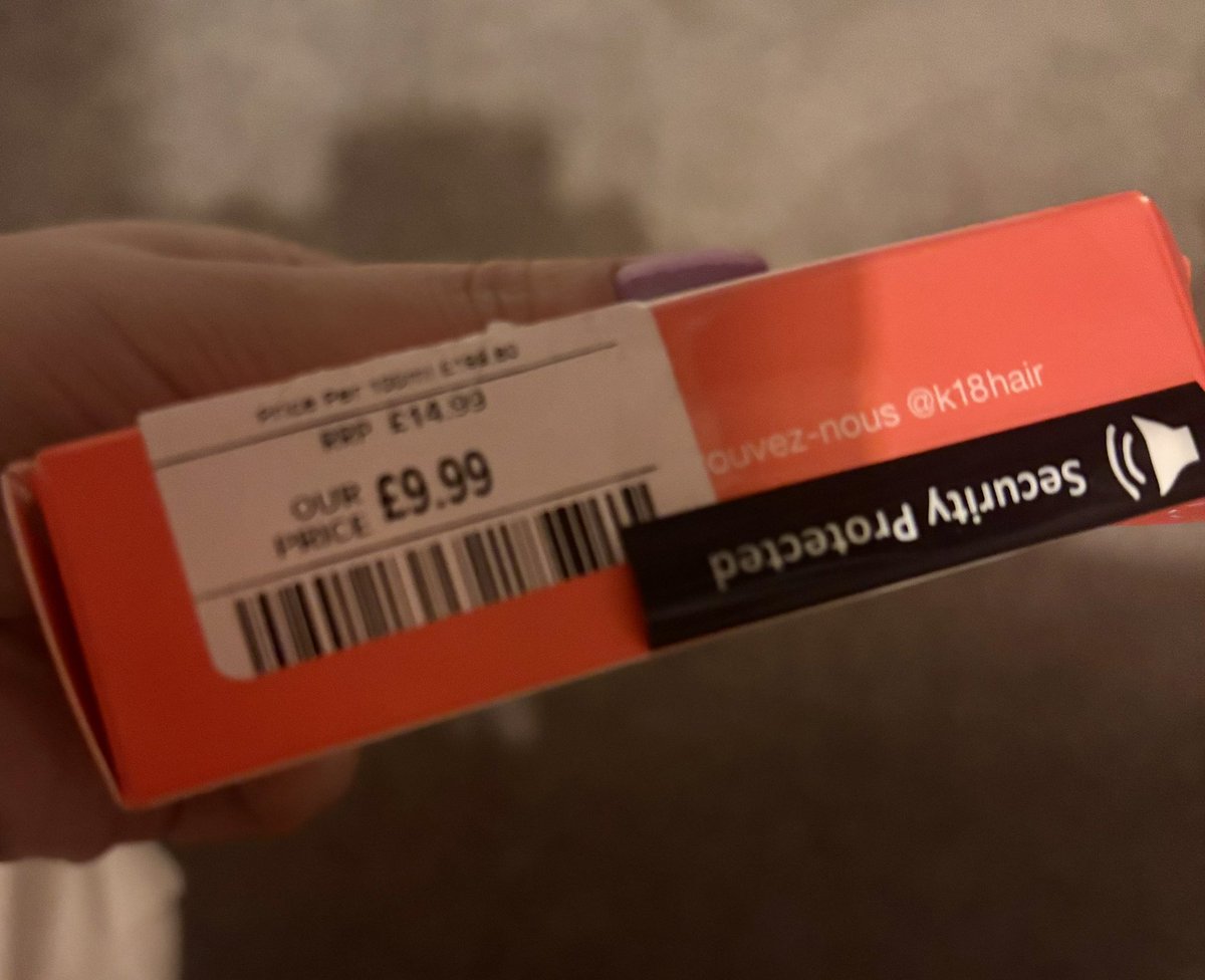 seewaa's tweet photo. Erm @TKMaxx_UK please help, I spent £10 on this today and I’ve just opened it to use it &amp; the box is empty 👀😂 £10 for an empty box seems a bit steep….. https://t.co/lFgjhPT5bE