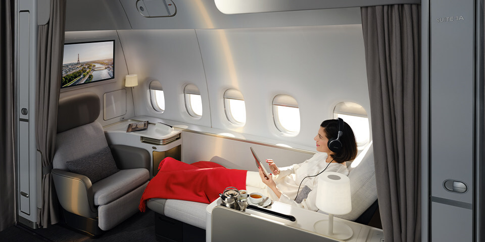 luxurylifestyle's tweet image. Air France's new La Première suites take to the skies for the first time to Singapore luxurylifestyle.com/headlines/air-… #airtravel #privatejet #firstclass