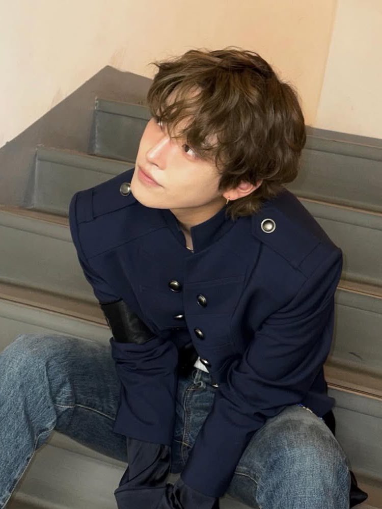 writtenbyjoong's tweet image. it’s almost ridiculous how puppy he is