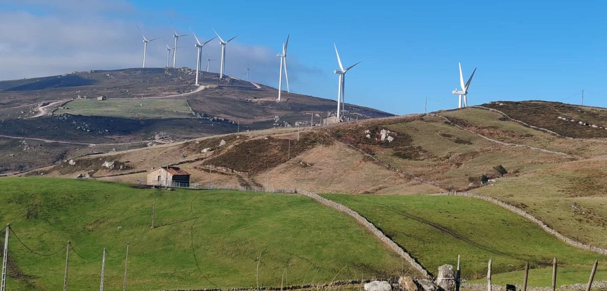 La Cantabria infinita de especulación eólica o de cómo las instituciones se pliegan a los mandatos de las multinacionales energéticas.
Polígono Eólico El Escudo.