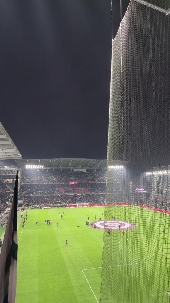 Benlpsg's tweet photo. On tour 🔴🔵 #FCMPSG https://t.co/gEBpFiowSr