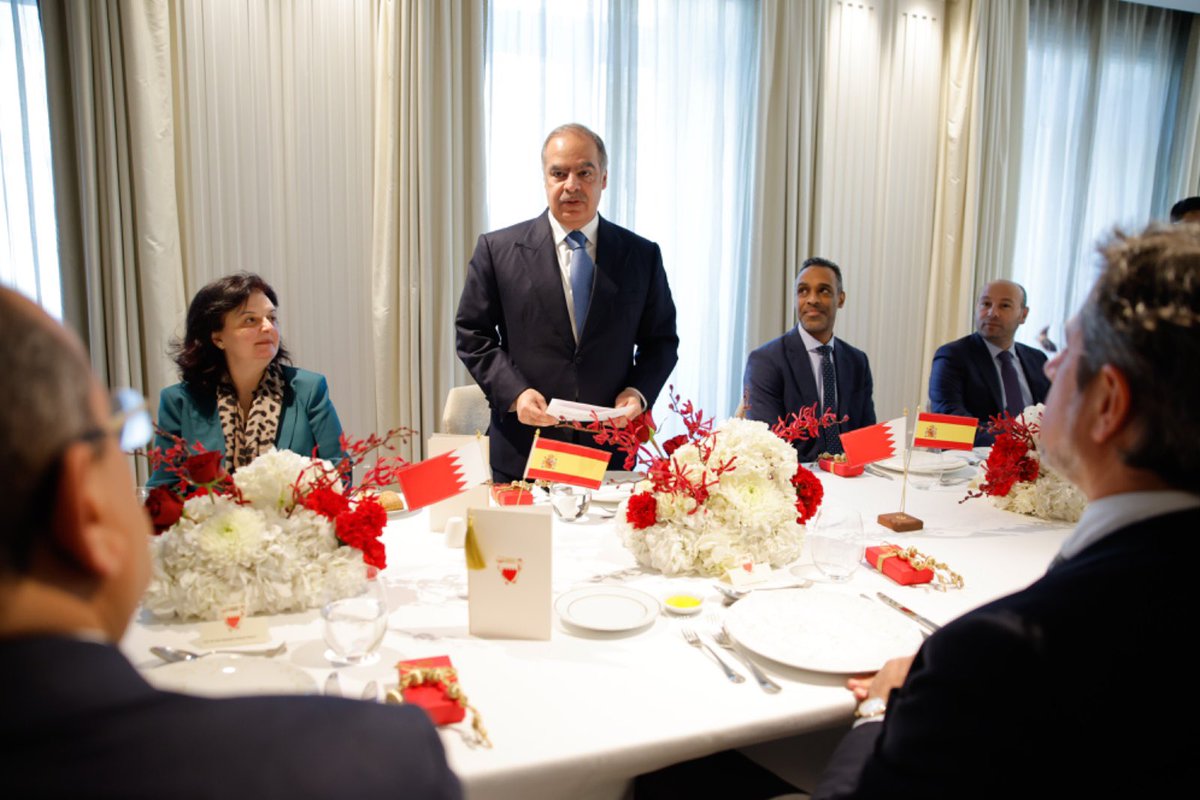 BahrainEmbUK's tweet image. H.E. Sh. @fawaz_alkhalifa , non-resident Ambassador to the Kingdom of Spain, hosted a celebratory luncheon in Madrid for #Bahrain’s National Day, welcoming distinguished officials and members of the diplomatic corps
