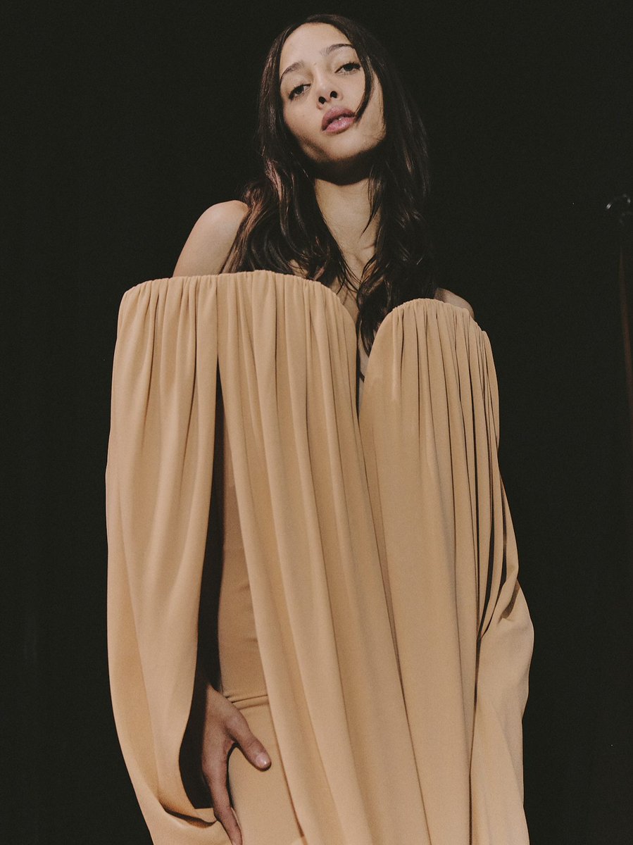 StellaMcCartney's tweet image. These dresses are crafted using forest-friendly viscose jersey. 

Over 300 million trees are felled for fashion annually. Stella McCartney has been a zero-deforestation brand since 2016.

Shop #StellaHoliday in-store and at stella-mccartney.visitlink.me/qPTsfc

#StellaMcCartney #crueltyfree