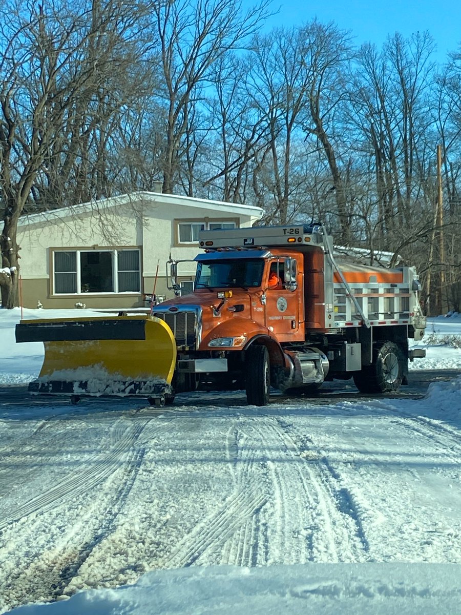 Snow is on the way. #Whitpain Public Works crews pretreated all Township roads yesterday in advance of the storm.  As the storm unfolds, crews will monitor conditions and take additional steps if necessary. More: 
conta.cc/3KYT8n1