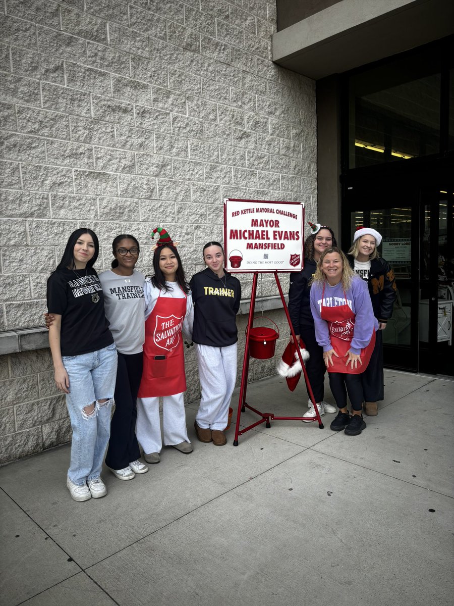 MHS Student Trainers tweet media