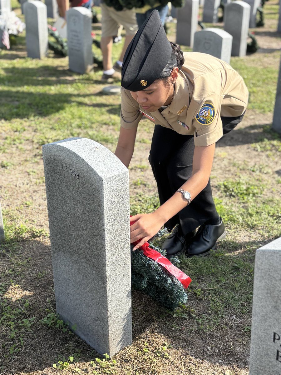 Master Chief Bernal tweet media