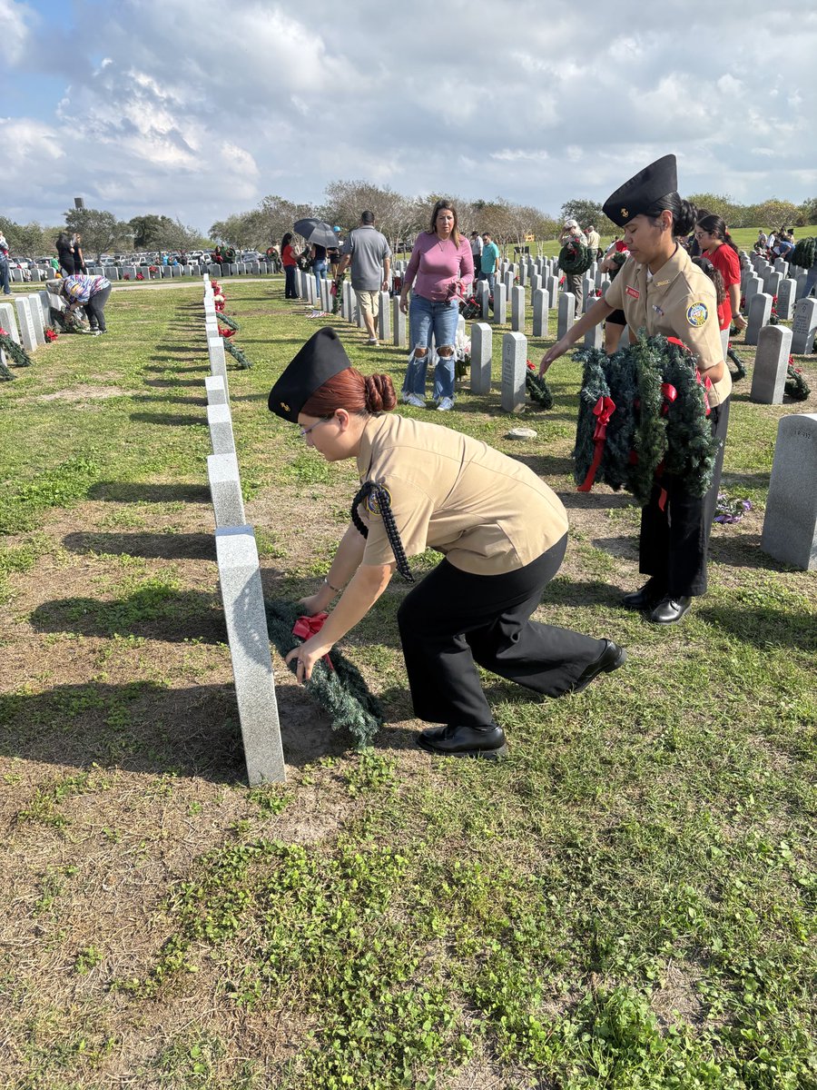 Master Chief Bernal tweet media