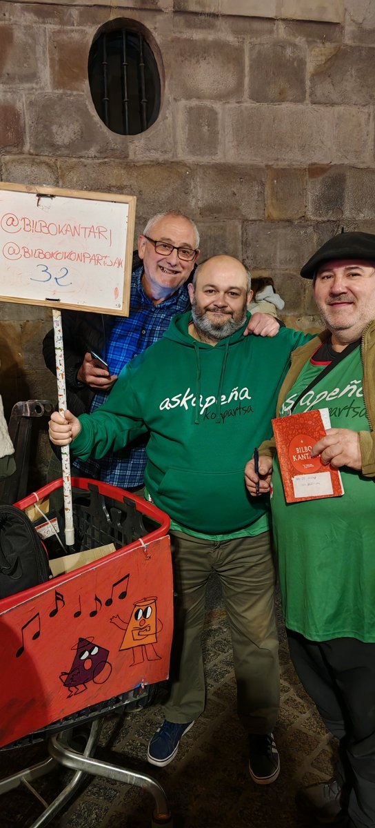 Gaur Askapeña ko lagun majuak izan ditugu gurdiaren zaindari, eta Luxie, nola ez ba!