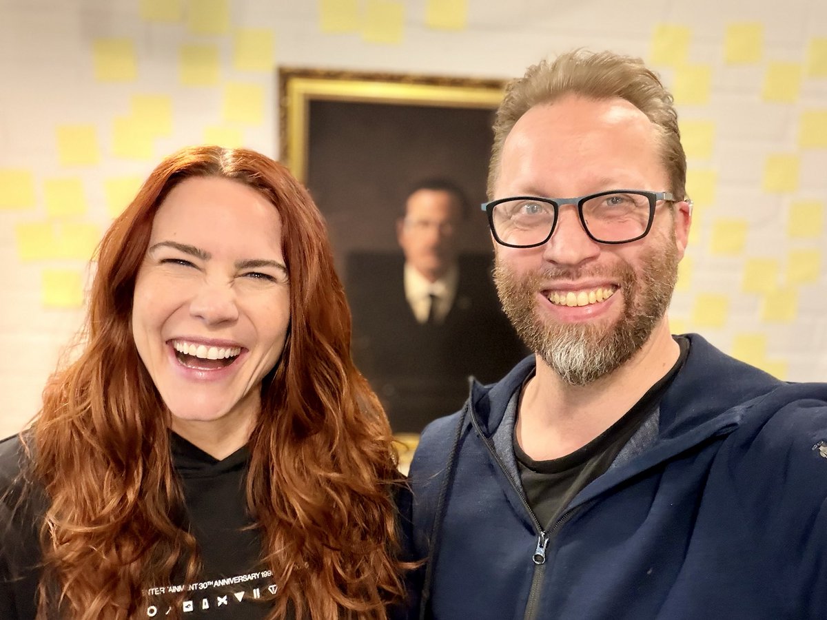 MikaelKasurinen's tweet image. Had an absolute blast this week working with my fellow director, the phenomenal @TheCourtneyHope!

We were all blown away by her stellar performance. And left in awe. 

#ControlResonant @ControlRemedy