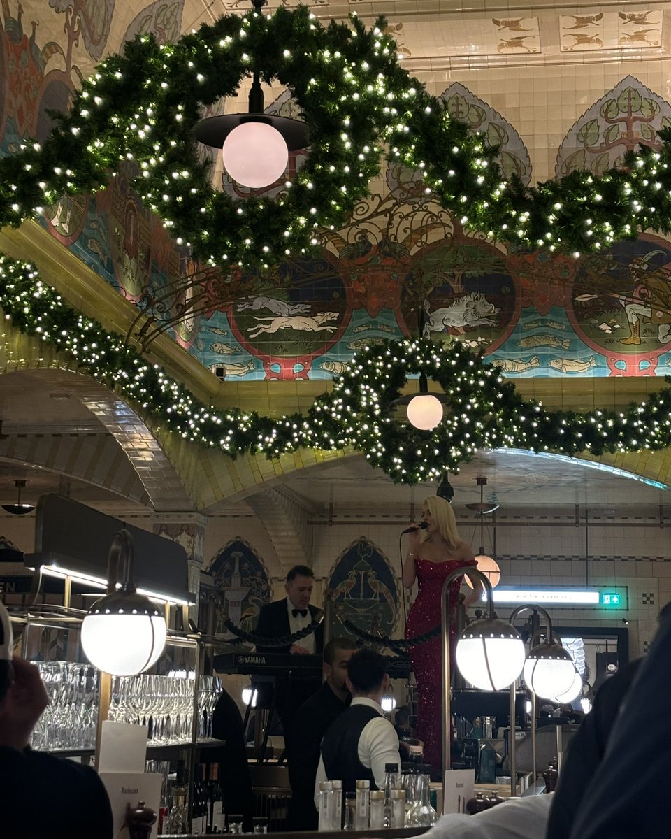 _fbba's tweet image. London again, but my heart is fuller this time💌