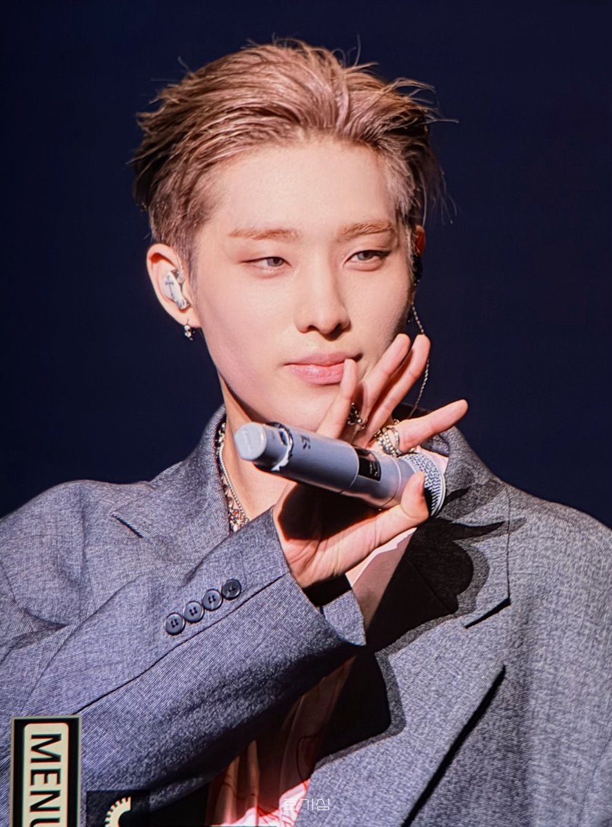 BROWNISH BLONDE KEEHO PLS STAY LIKE THIS FOREVER