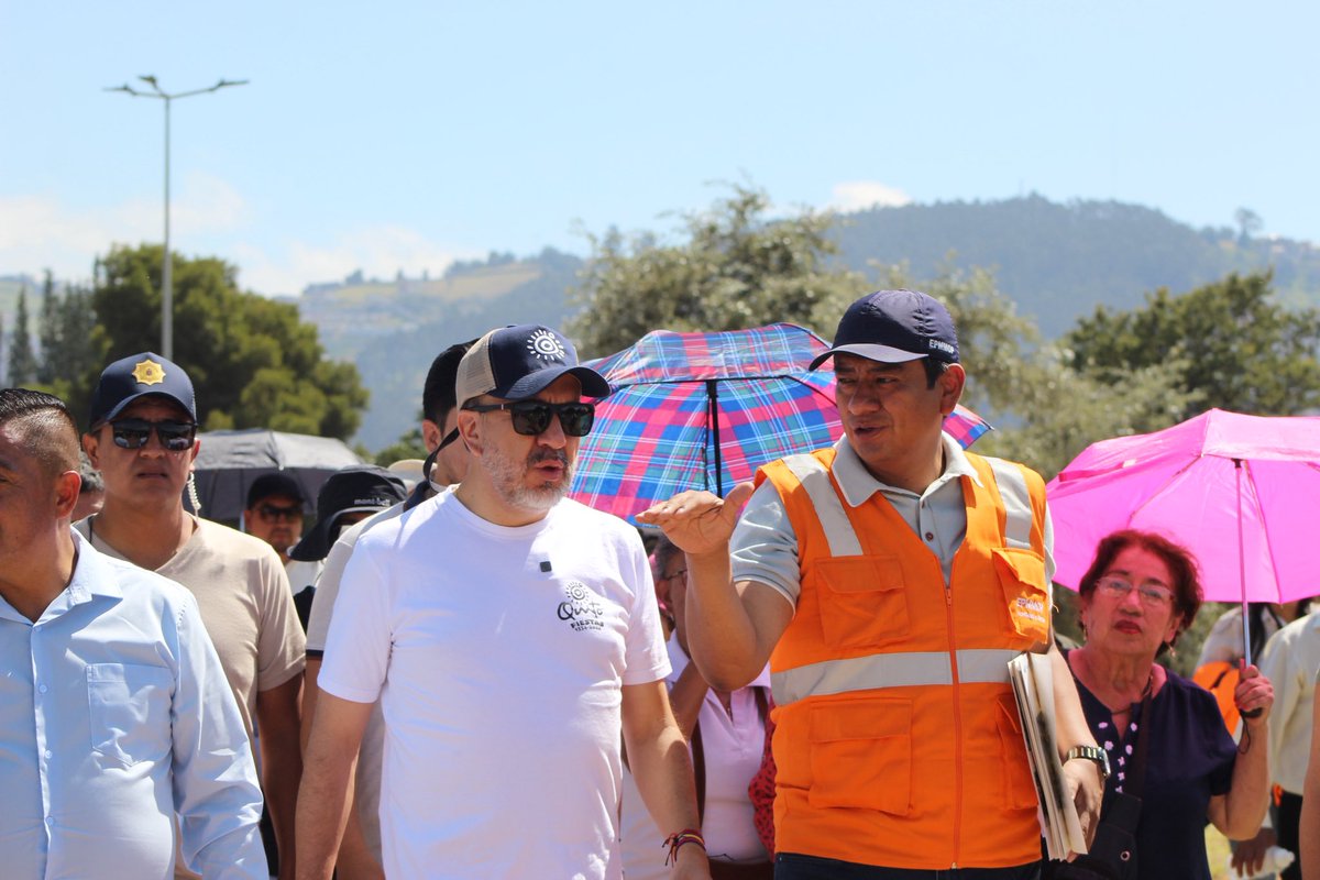 ObrasQuito's tweet photo. 🤩#QuitoConObras | La vida y el deporte regresan al sur de Quito🤩
Esta mañana el alcalde de la ciudad, @pabelml junto a nuestro gerente general Jorge Campoverde. recorrieron y entregaron los renovados parques: #Carollo y #LosTubos en beneficio de miles de familias.
👪Ven con tu familia y disfruta de estos renovados espacios👪
#QuitoRenace #QuitoNoSeDetiene