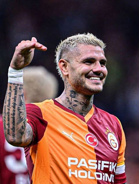 Kızın eleştirin eyvallahta gol attı diye üzülmek ne demek lan sizin inadınıza sabah akşam paylaşıcam bu herifi zoruna giden siktirsin gitsin sayfadan