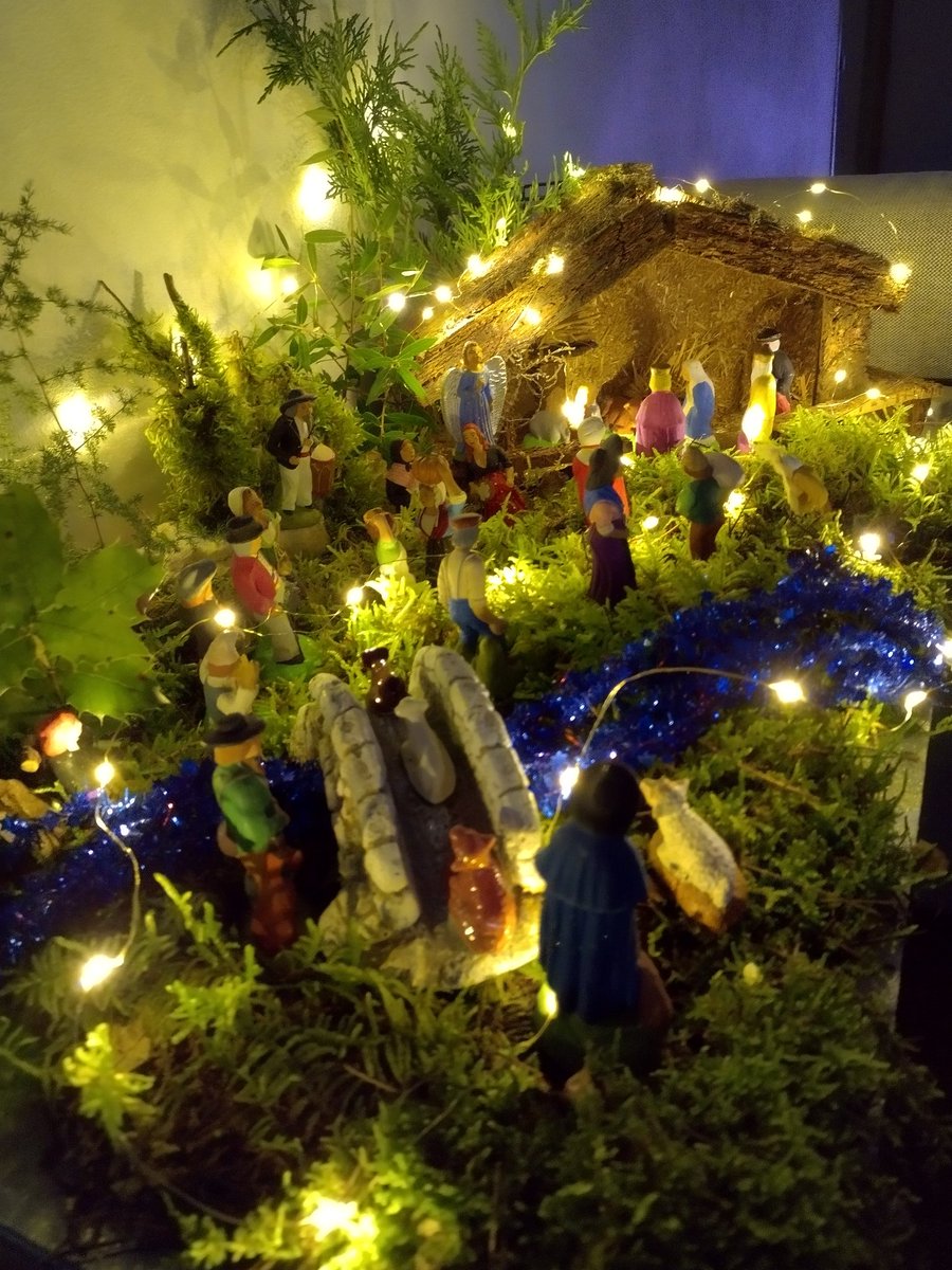 L'incontournable des fêtes de fin d'année 🧐 
La crèche !😉2 pour le prix d'une 🤭😂!!!