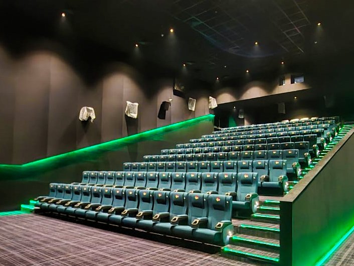 PulzElectronics's tweet photo. Another Pulz Theatre installation is now live at Palaxi Cinemas, Thrissur, Kerala!
The system is tuned to perfection — crisp sound, bigger impact and an even more immersive cinematic experience.

#pulzelectronics #pulzaudio #pulzinstallation  #sound  #immersiveaudio #PalaxiCinema https://t.co/jxnZZc7xar
