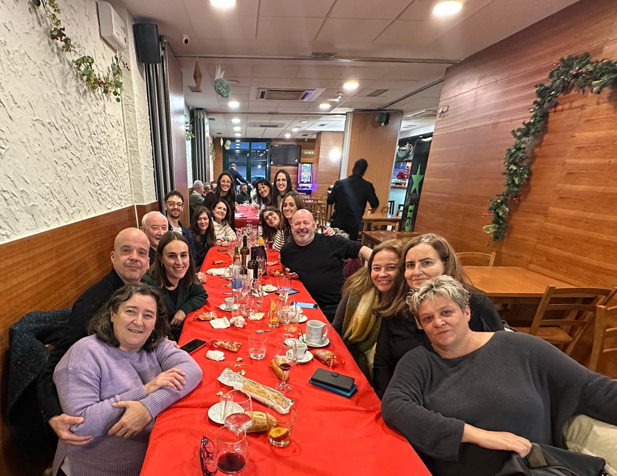Comida de Navidad del equipo de PSIMAE... 🎄🎅
Buena gente!!! 🤗😘
Gracias chicas/os, y también a los ausentes