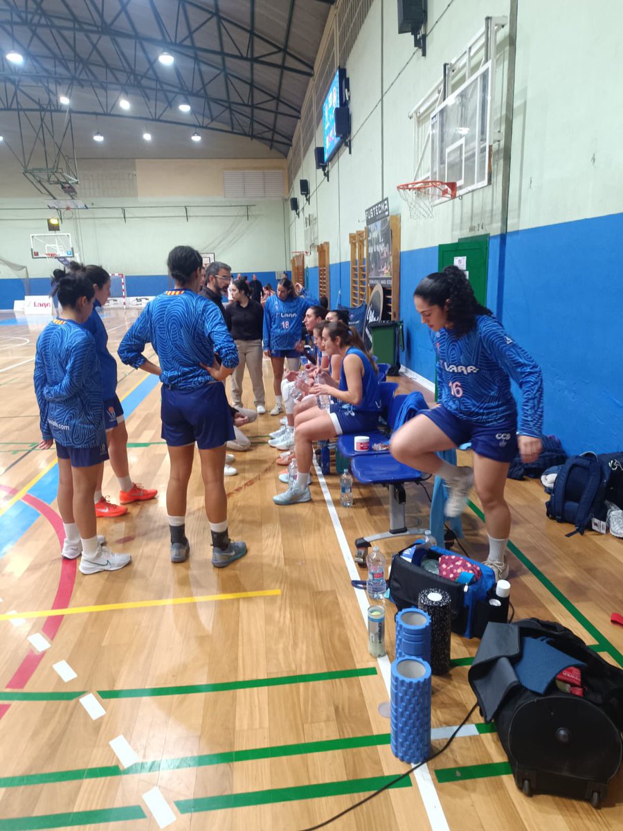 🏀🏟️Estamos presentes en Castellón presenciando el partido entre @nbf_castello y <a href="/cdunibasket/">Unibasket Logroño</a>. 

⌚️De momento, las locales mandan por una renta considerable casi al término de los primeros veinte minutos: 40-28. 

📸@javiromober. 

#AmuntNou #OrgulloDeClub 🩵🩷