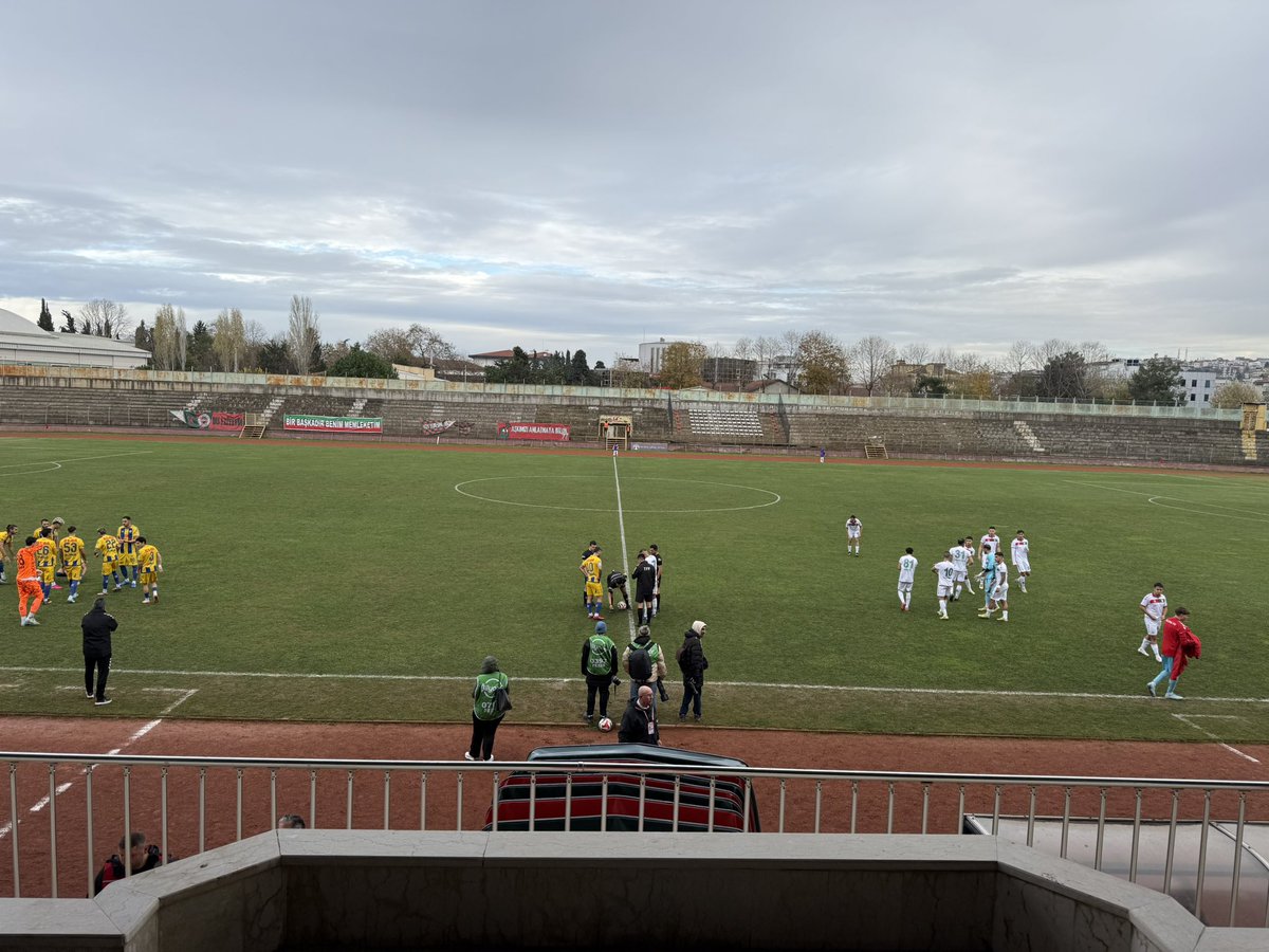 Bu hafta karşılaşmalarında;
Yalova - Etimeskut
Kütahya - Eskişehir karşılaşmalarını takip ettik.