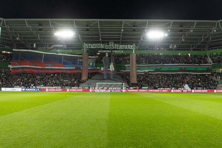 Mooie sfeeractie <a href="/fcgroningen/">FC Groningen</a> voorafgaand aan het duel tegen FC Volendam. #GROVOL