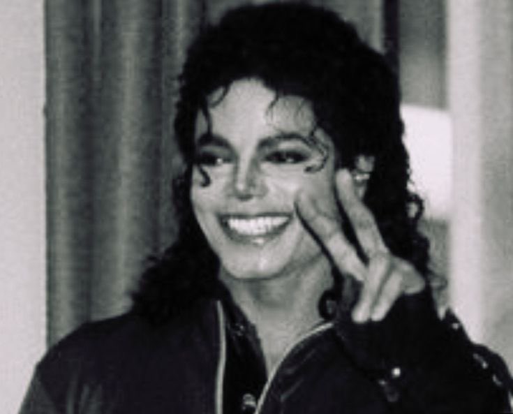 doodomichael's tweet image. :D