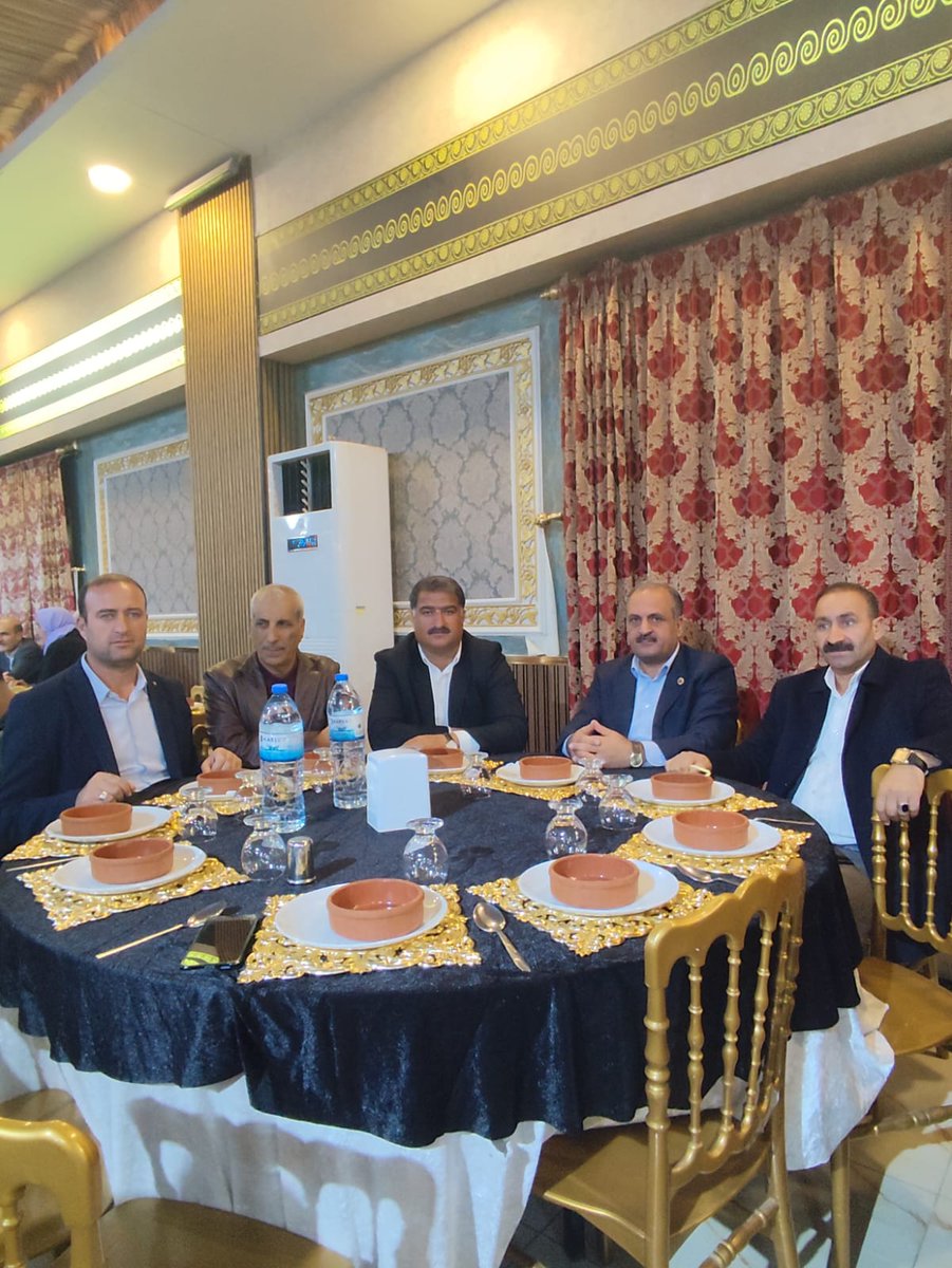 Aziz Ögeday ve Mehmet Ögeday başta olmak üzere Ögeday Ailesi’ni bu anlamlı günde gönülden tebrik ediyorum. Rabbim kurulan bu yuvayı huzur, sevgi ve bereketle doldursun. Hayırlı uğurlu olsun