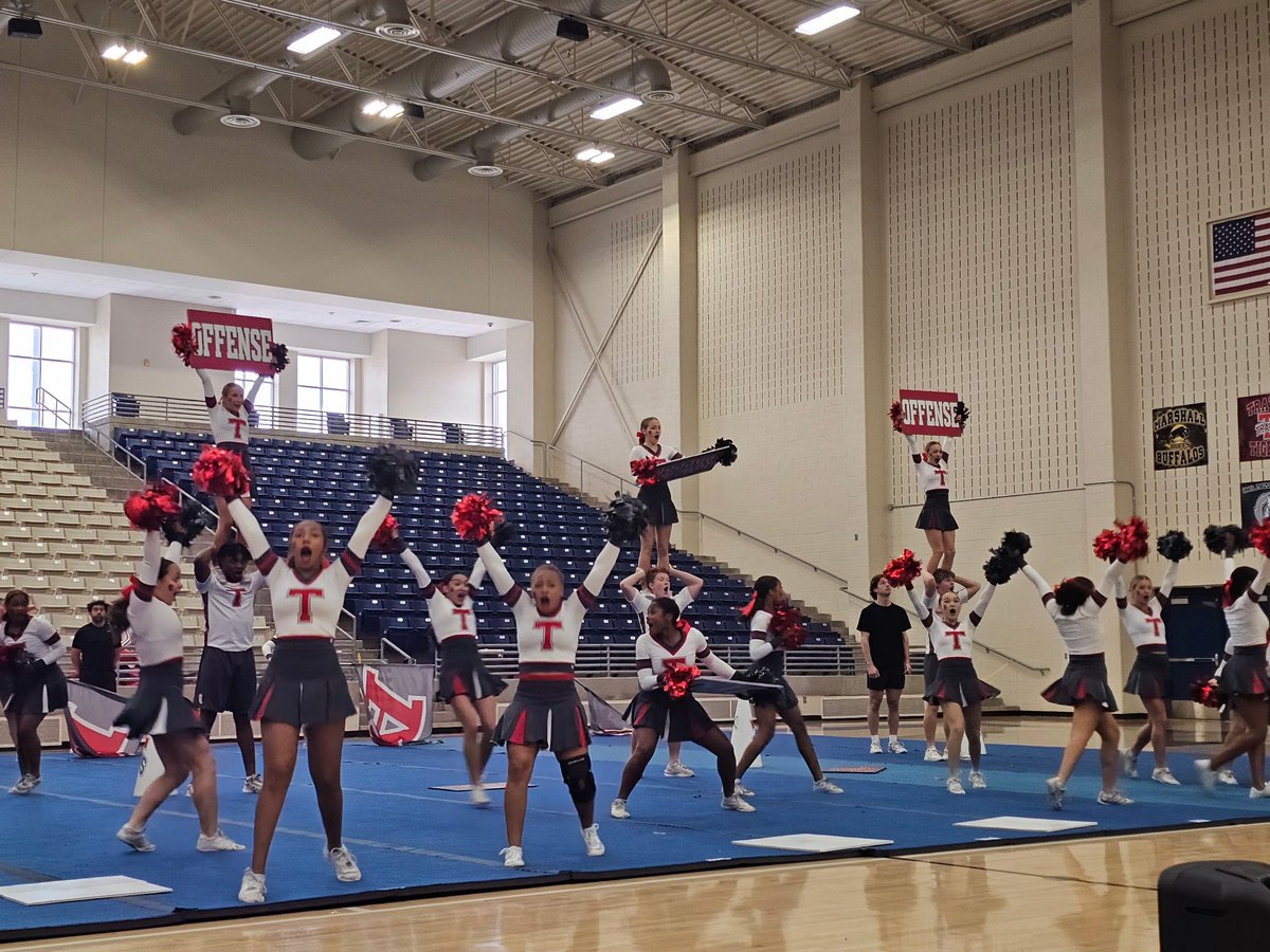 FBISDAthletics's tweet image. Great job to all of our FBISD cheer teams this morning at our cheer showcase.