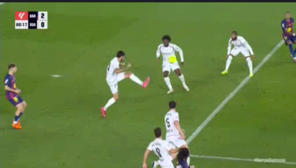 imbrakoby's tweet image. Look at where Raphinha is standing and tell us why he is not offside