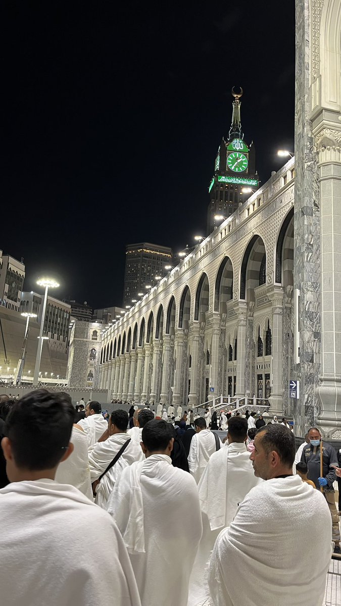 l_4lli's tweet photo. "قصدتُك مضطرًا وجئتُك باكيًا
وحاشاك ربي أن ترد بكائيا" https://t.co/wTXoy9uQ4P