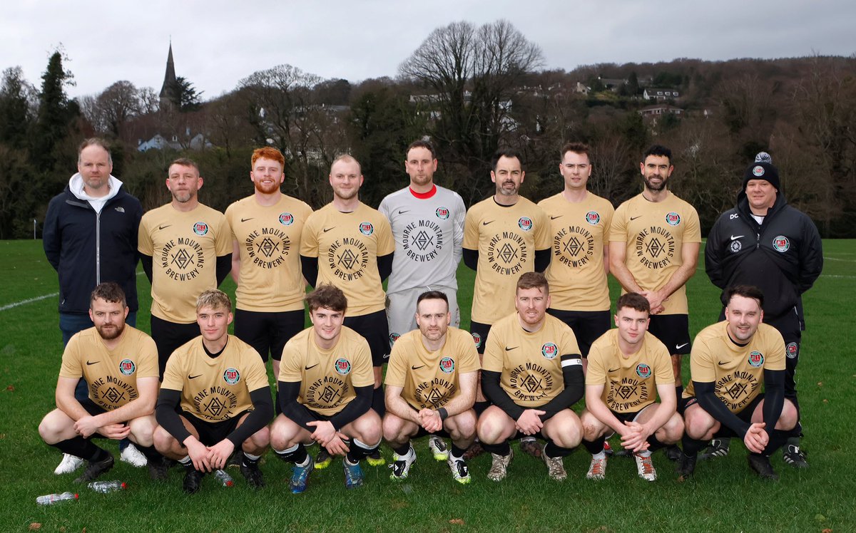 ⚽️ Carnbane League Result ⚫️

Rossowen 2 Ballybot Utd 1

Richie Reynolds ⚽️p 68’
Jordan Fegan ⚽️ 89’

Before the game the team was presented new away jerseys courtesy of <a href="/ConnaireMcG/">Connaire McGreevy</a> and <a href="/MourneBrewery/">Mourne Mountains Brewery</a> - our thanks to Connaire for his continued support of the club.