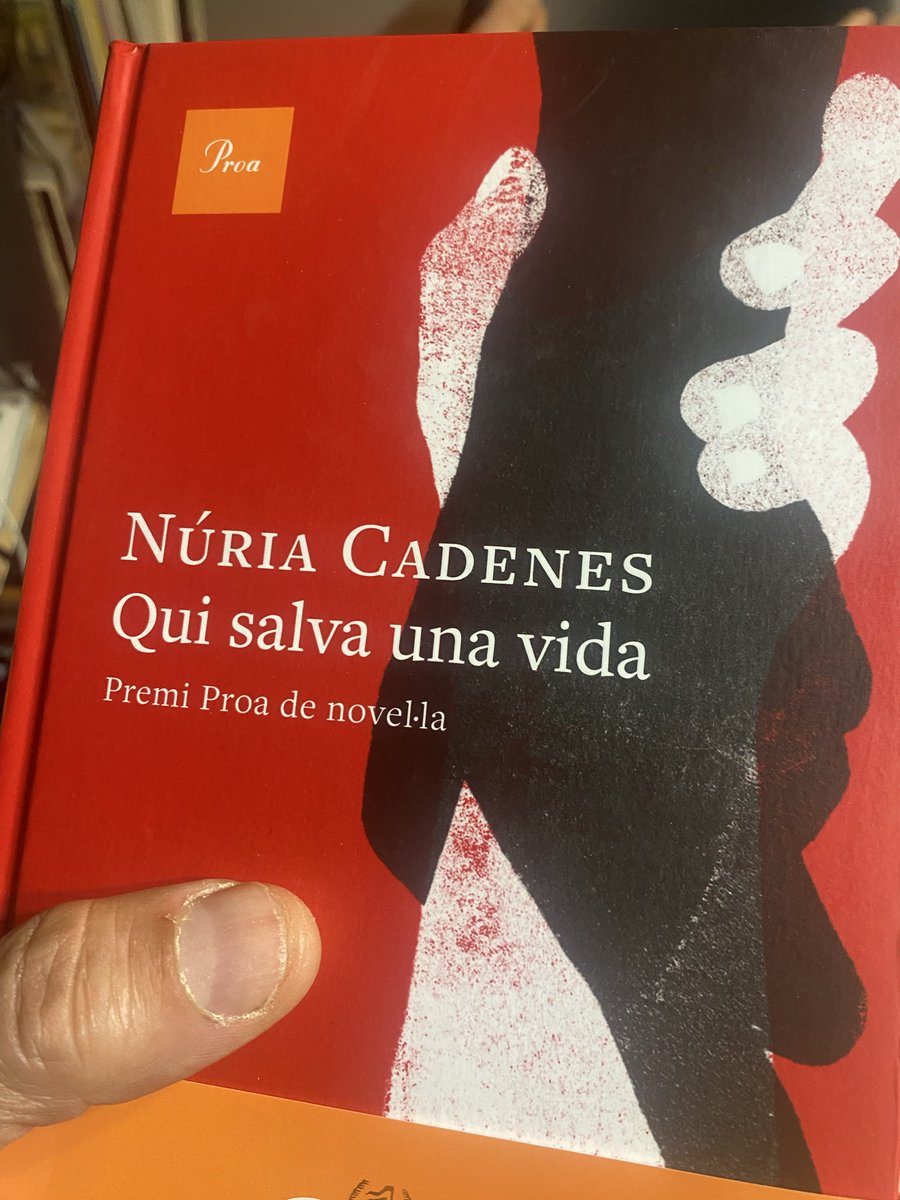 Tardes de lectura.  Amb ganes de <a href="/ncadenes/">núria cadenes</a> !
<a href="/LaFatal_/">La Fatal</a>
