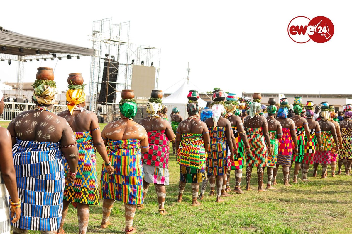 SpacesWithEwes's tweet photo. Original Eʋe Kɛtɛ from Agɔtime-Kpetoe on full display at the #ExperienceVolta event at the El-Wak Stadium. https://t.co/bjLQY1AHsX