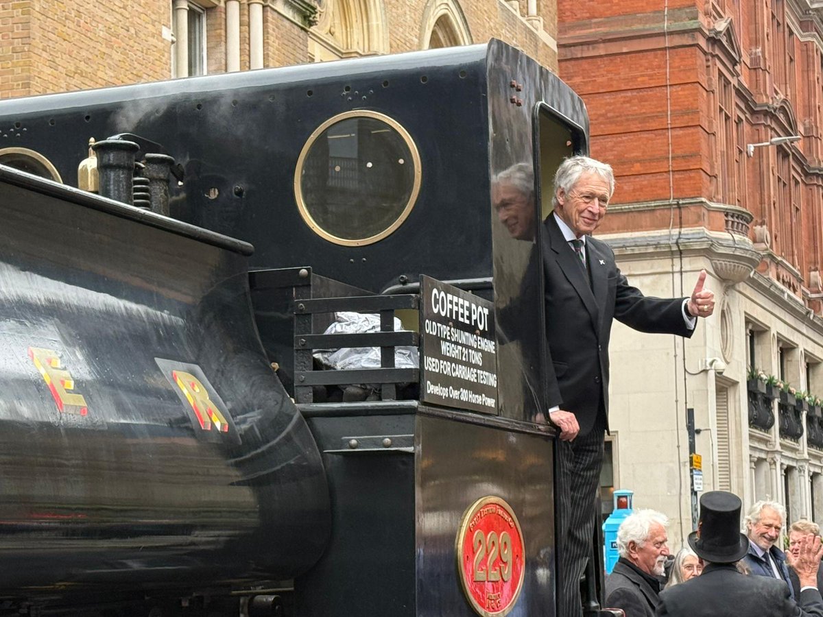 Robert Vaughan tweet media