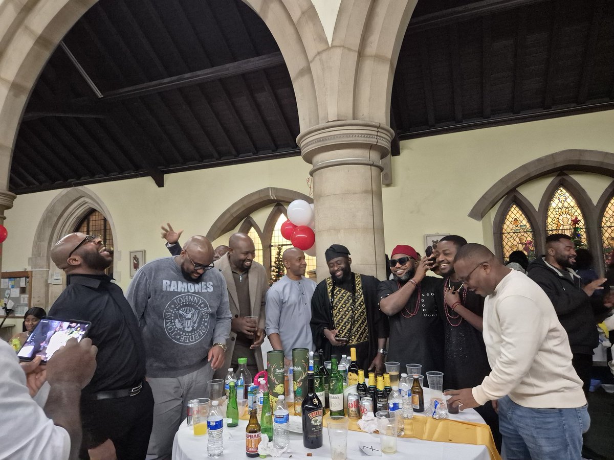 Joy and happiness are not rewards reserved for perfect moments; they are choices we can make even in ordinary ones. Sitting among friends at a Christmas party, laughing, sharing food, and exchanging stories, it becomes clear how powerful simple joy can be. In those moments,