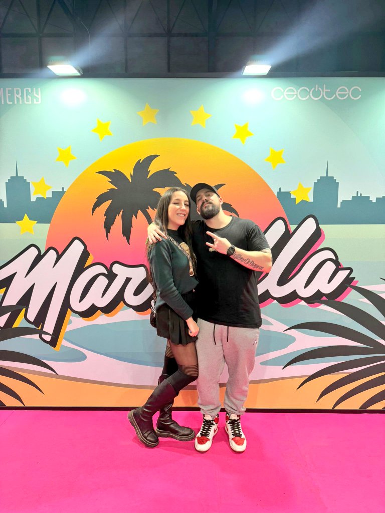 Gente guapa que se ha pasado hoy por el stand de Marbella hoy 🌴
Parte 1