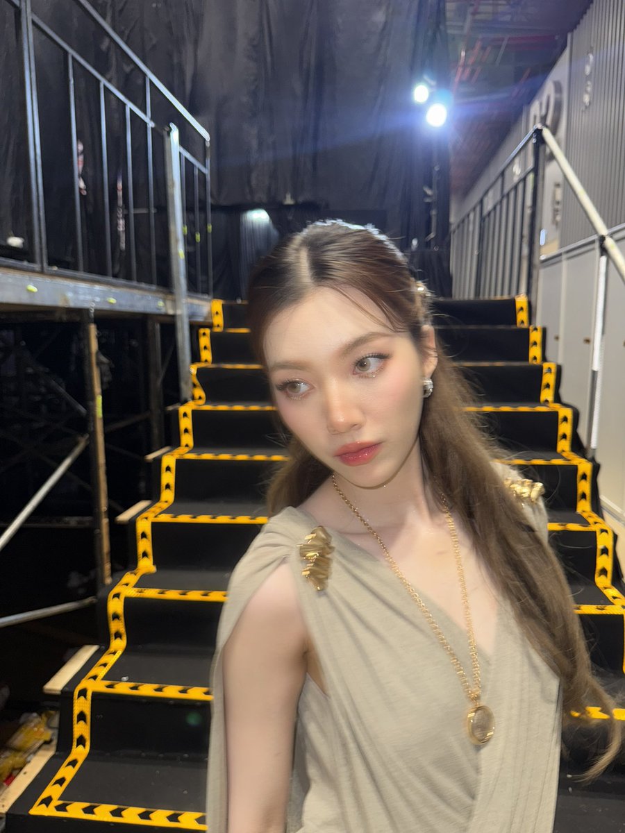 ormmormm's tweet image. 🫂🤍

LINGORM VIETNAM MEET
#LingOrm2ndMeetInVietnam