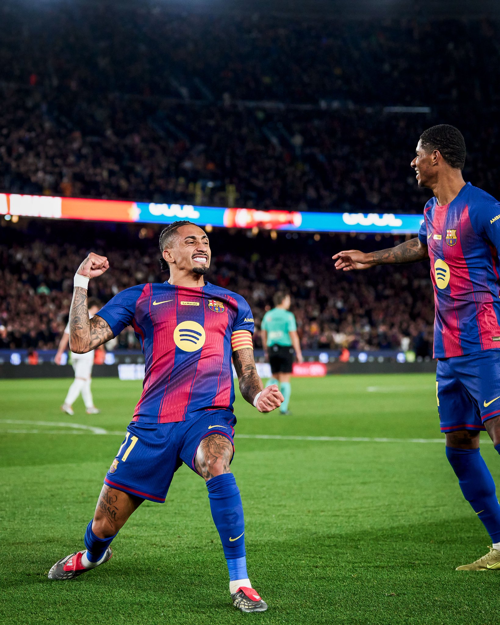 عاجل برشلونة يعزز صدارته بعد ثنائية في مرمى اوساسونا - ملاعب 