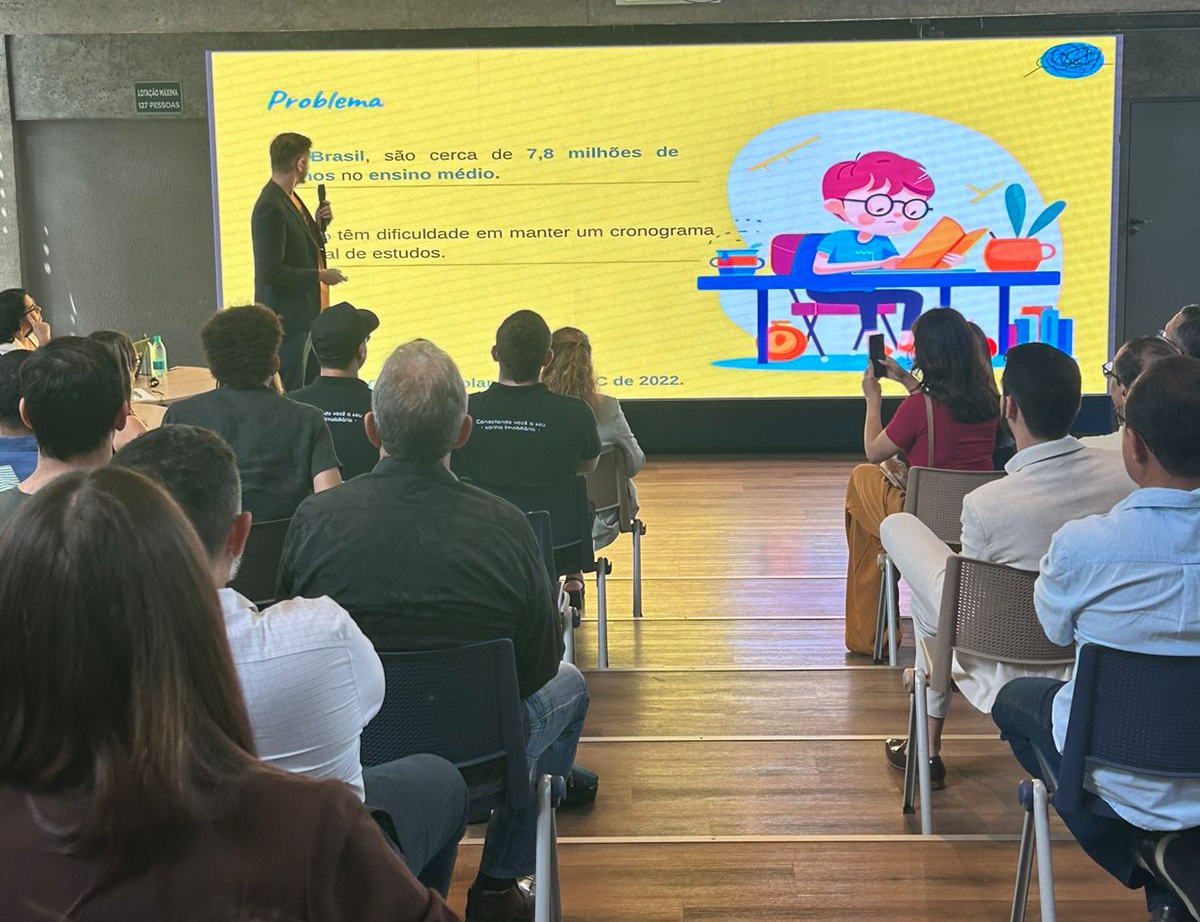 viniciumelo's tweet photo. DemoDay do Programa Acelera GO by InovAtiva 24.

Vi a frase de um aluno do Senac: “Eu sei programar, mas não sei entregar tarefas.” Organizar as informações e cumprir prazos é um desafio recorrente, e acredito no poder da gamificação para ajudar a contornar esses obstáculos. #tbt https://t.co/KZ3cmtOOo8