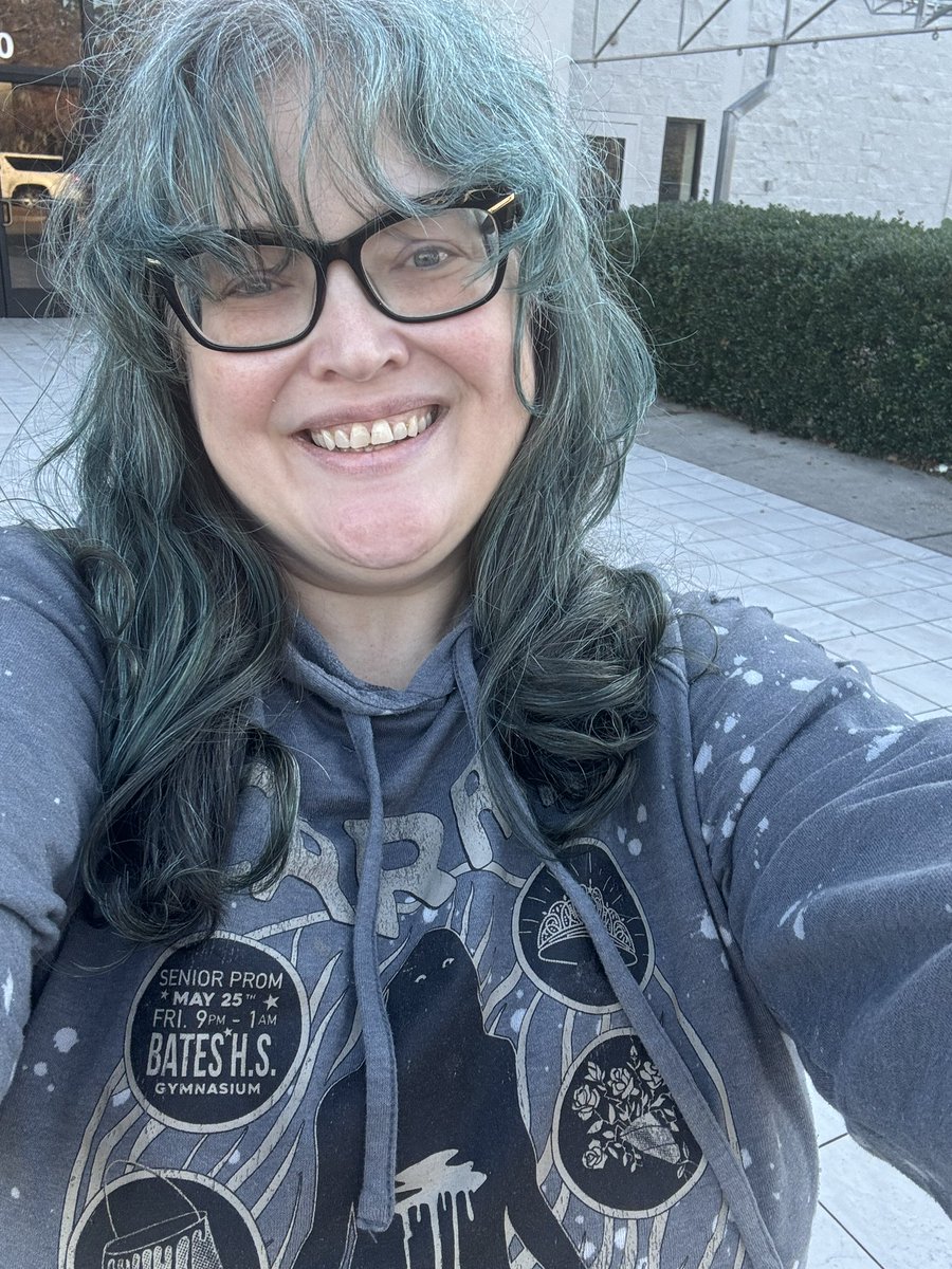 horrornerd1313's tweet image. Got my #Carrie sweatshirt on today #horrorfam #horrortwt #StephenKing 🖤