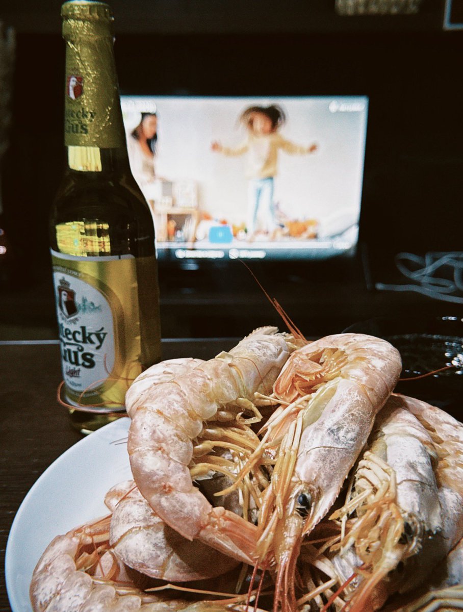 burnsshugar's tweet image. Вечер перестает быть томным